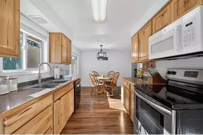 2412 SW Wickiup Avenue, Redmond, OR 97756 - Photo 11