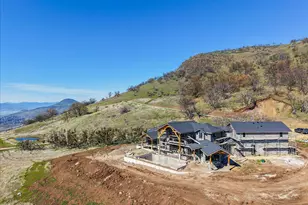 2451 Terri Dr, Medford, OR 97504 - Photo 11