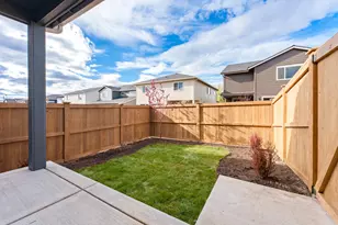 21158 NE Beall Dr, Bend, OR 97701 - Photo 31