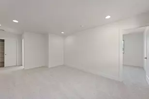 2785 NE Rainier Dr, Bend, OR 97701 - Photo 21