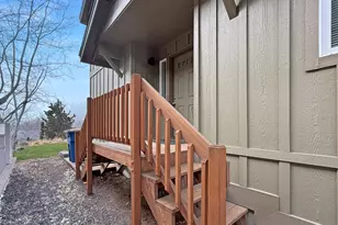 1696 NE Lotus Dr, Bend, OR 97701 - Photo 9