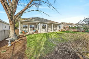 3388 Creek View Dr, Medford, OR 97504 - Photo 3