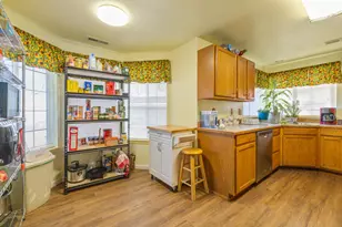 4810 Lombard Dr, Klamath Falls, OR 97603 - Photo 5