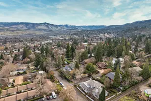 369 Alta Ave, Ashland, OR 97520 - Photo 3