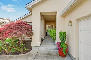 732 Cherrywood Dr, Medford, OR 97504 - Photo 33