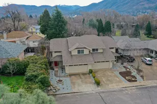 115 Oak Meadows Pl, Ashland, OR 97520 - Photo 3