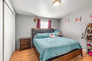 1570 S Peach St, Medford, OR 97501 - Photo 7