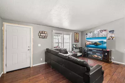 1570 S Peach Street #SPC 26, Medford, OR 97501 - Photo 3