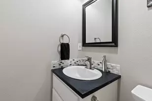 1801 NE Purcell Blvd, Bend, OR 97701 - Photo 11