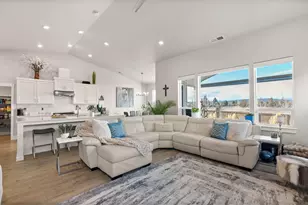 3843 NE Oakside Loop, Bend, OR 97701 - Photo 7