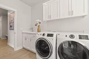 3843 NE Oakside Loop, Bend, OR 97701 - Photo 19