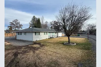3267 Hope Street, Klamath Falls, OR 97603 - Photo 5