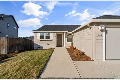 3509 Carnelian Street, Medford, OR 97504 - Photo 3