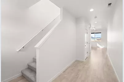 145 Valemont Drive #38, Eagle Point, OR 97524 - Photo 5