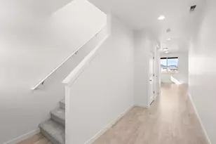 145 Valemont Dr, Eagle Point, OR 97524 - Photo 5