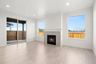 145 Valemont Dr, Eagle Point, OR 97524 - Photo 15