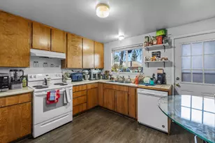 530 SE Centennial St, Bend, OR 97702 - Photo 7