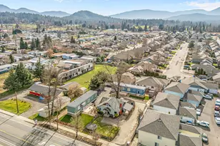 2649 Redwood Ave, Grants Pass, OR 97527 - Photo 23