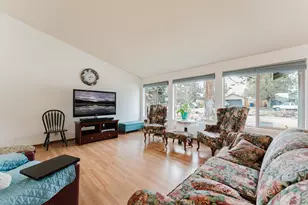 734 SE Manley Pl, Bend, OR 97702 - Photo 13