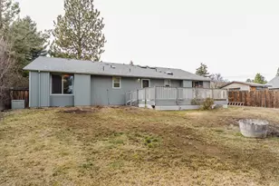 734 SE Manley Pl, Bend, OR 97702 - Photo 37