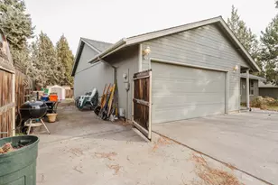 734 SE Manley Pl, Bend, OR 97702 - Photo 47