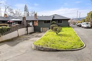 1117 NE Memorial Dr, Grants Pass, OR 97526 - Photo 37