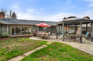 1117 NE Memorial Dr, Grants Pass, OR 97526 - Photo 13