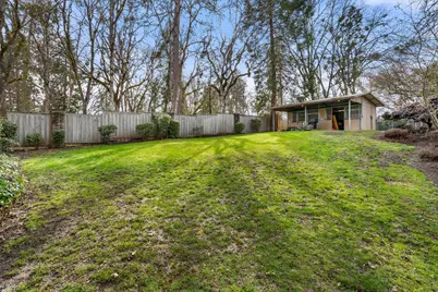 1117 NE Memorial Drive, Grants Pass, OR 97526 - Photo 19