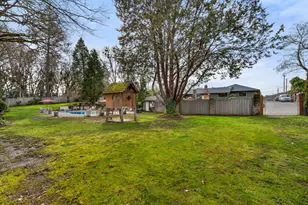 1117 NE Memorial Dr, Grants Pass, OR 97526 - Photo 41
