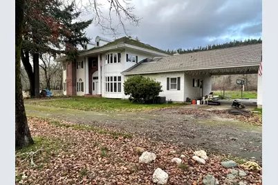 800 Sunny Glen Way, Wolf Creek, OR 97497 - Photo 3