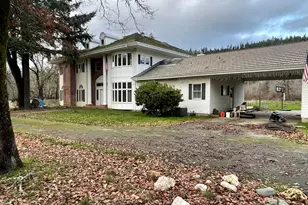 800 Sunny Glen Way, Wolf Creek, OR 97497 - Photo 3