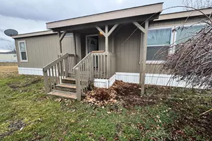 4751 Bellm Dr, Klamath Falls, OR 97603 - Photo 3