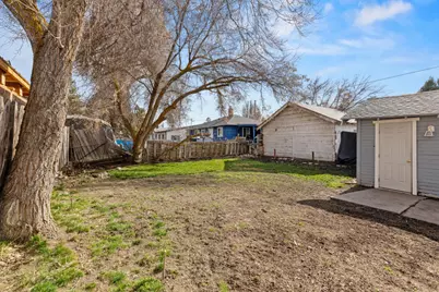 929 Owens Street, Klamath Falls, OR 97601 - Photo 29