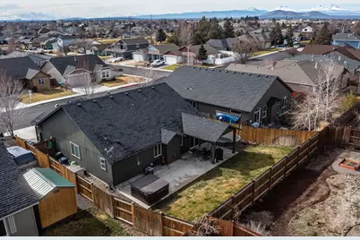 725 NE Redwood Avenue, Redmond, OR 97756 - Photo 33