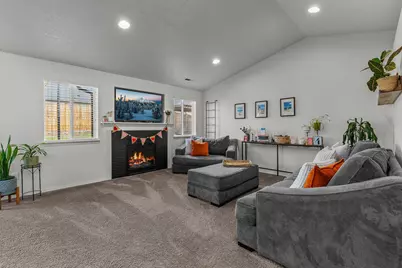 725 NE Redwood Avenue, Redmond, OR 97756 - Photo 7