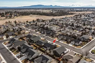 725 NE Redwood Ave, Redmond, OR 97756 - Photo 39