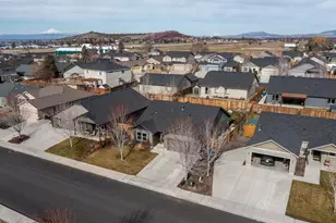 725 NE Redwood Ave, Redmond, OR 97756 - Photo 31