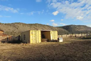 29277 N Hwy 97 Hwy N, Chiloquin, OR 97624 - Photo 11