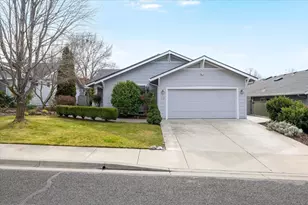 88 Mountain View Dr, Phoenix, OR 97535 - Photo 1