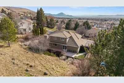 5615 Basin View Drive, Klamath Falls, OR 97603 - Photo 5