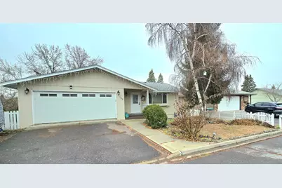 164 Peach Street, Klamath Falls, OR 97601 - Photo 1