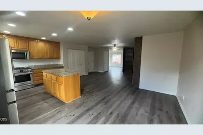 3316 Paramont Street, Klamath Falls, OR 97603 - Photo 7