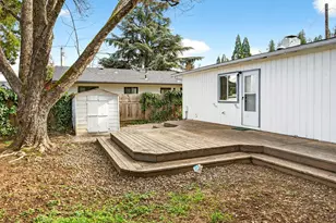545 E C St, Jacksonville, OR 97530 - Photo 27