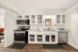 545 E C St, Jacksonville, OR 97530 - Photo 9