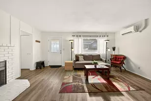 545 E C St, Jacksonville, OR 97530 - Photo 5