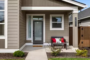 3843 NE Petrosa Ave, Bend, OR 97701 - Photo 3