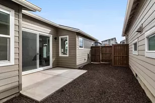 3843 NE Petrosa Ave, Bend, OR 97701 - Photo 37