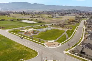 3969 Sunleaf Ave, Medford, OR 97504 - Photo 37