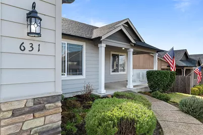 631 Nottingham Terrace, Eagle Point, OR 97524 - Photo 3