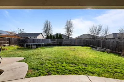 631 Nottingham Terrace, Eagle Point, OR 97524 - Photo 23